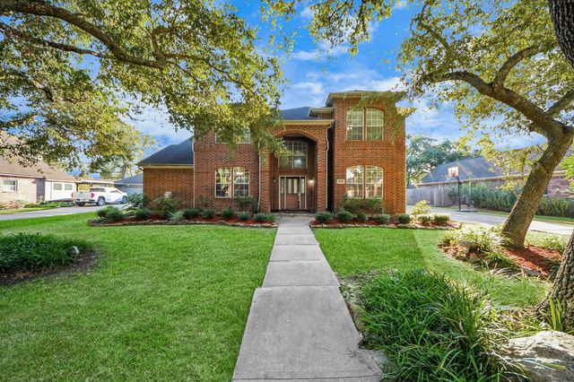 1608 Keystone Drive, Friendswood, TX 77546