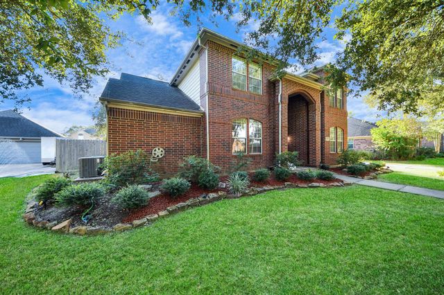 1608 Keystone Drive, Friendswood, TX 77546