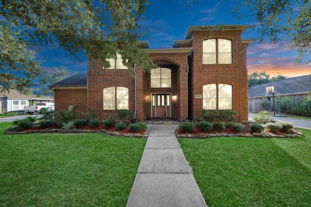 1608 Keystone Drive, Friendswood, TX 77546