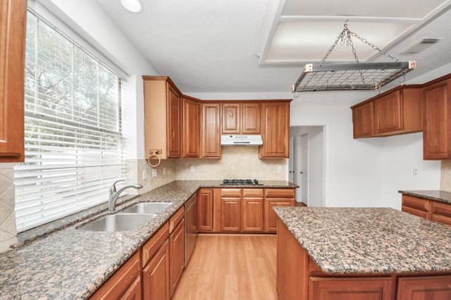 1608 Keystone Drive, Friendswood, TX 77546