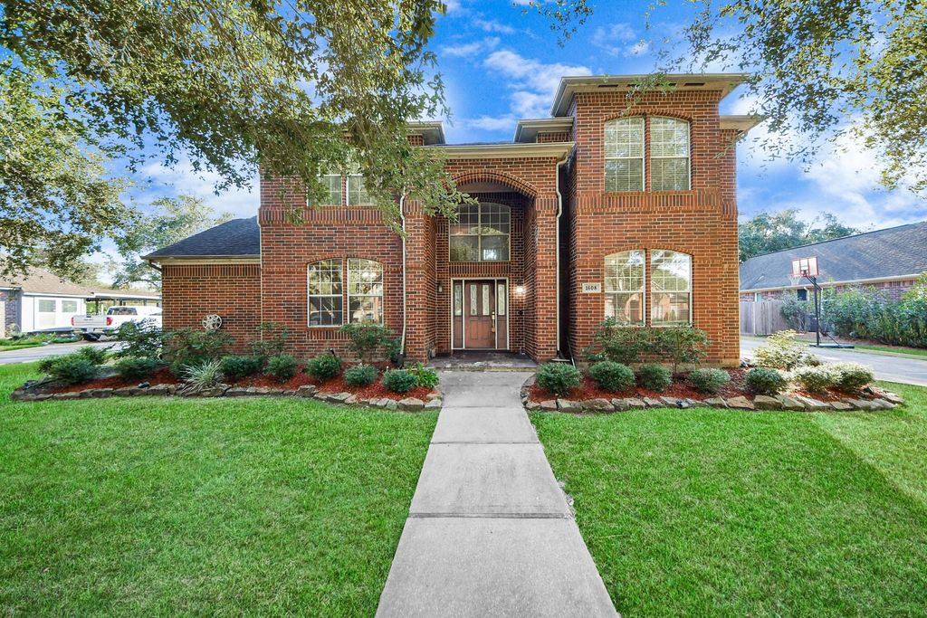 1608 Keystone Drive, Friendswood, TX 77546