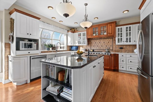 1133 Bull Valley Drive, Woodstock, IL 60098