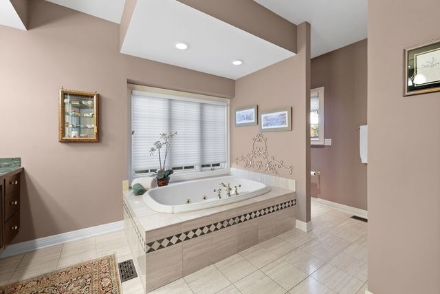 1133 Bull Valley Drive, Woodstock, IL 60098