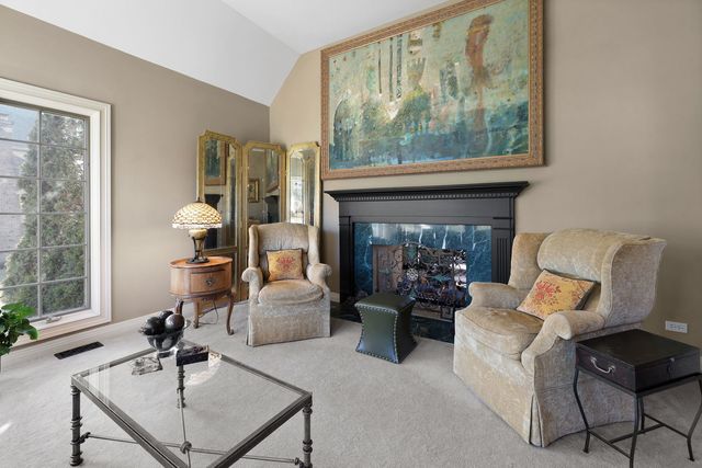 1133 Bull Valley Drive, Woodstock, IL 60098