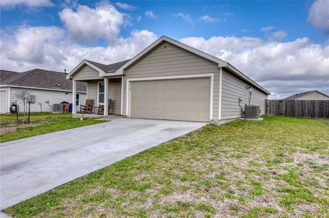 3205 Wrangler St, Robstown, TX 78380
