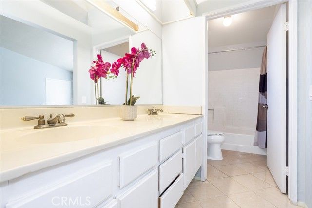 12335 Hilldale Court, Pacoima (los Angeles), CA 91331