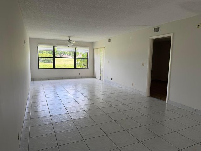 4692 Lucerne Lakes Boulevard E 106, Lake Worth, FL 33467