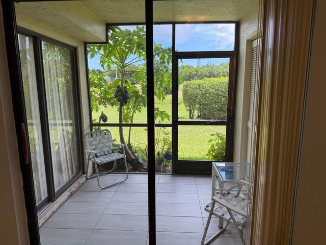 4692 Lucerne Lakes Boulevard E 106, Lake Worth, FL 33467