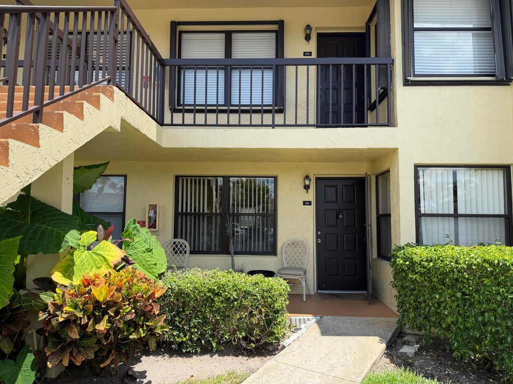 4692 Lucerne Lakes Boulevard E 106, Lake Worth, FL 33467