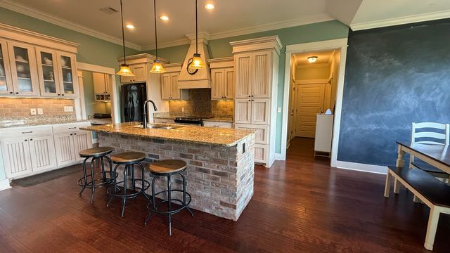 30 W Sycamore, Sumrall, MS 39482