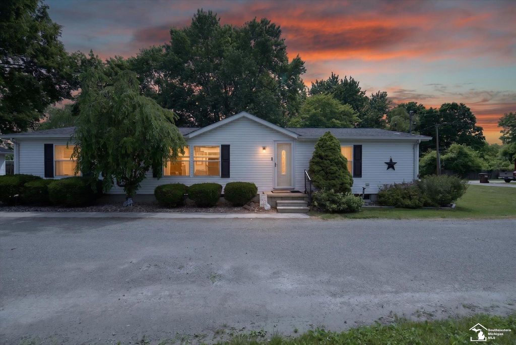 1070 Cherry Road, Bedford Twp, MI 48182