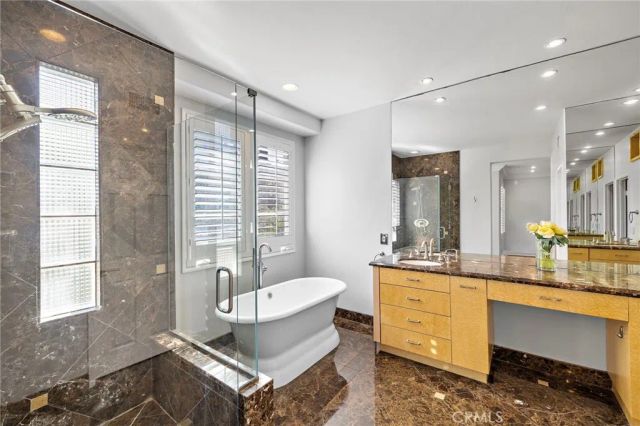 9703 Keeneland, La Jolla, CA 92037