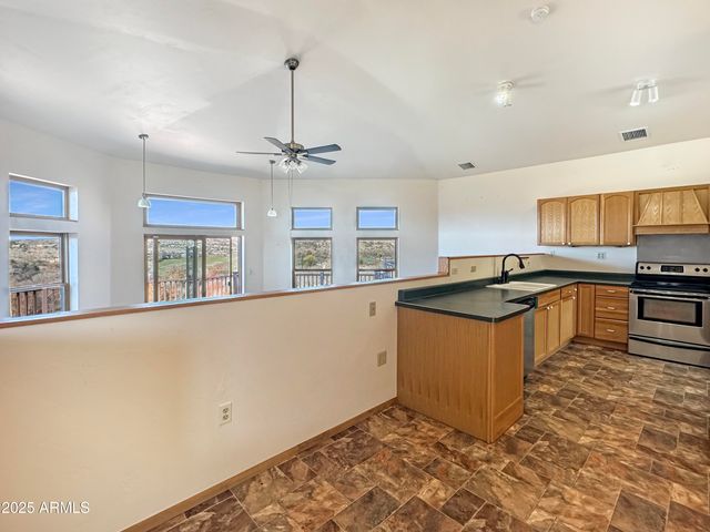 4580 E Roundup Road, Rimrock, AZ 86335