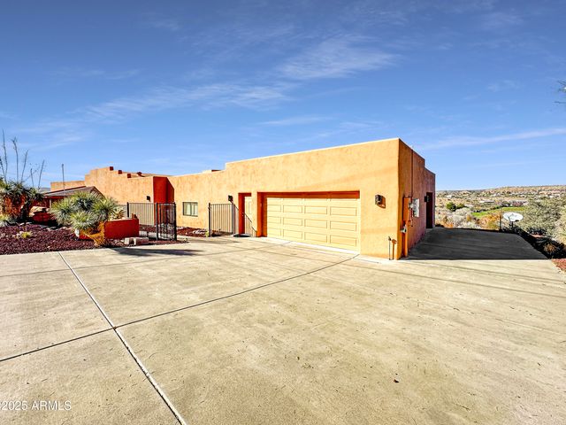 4580 E Roundup Road, Rimrock, AZ 86335