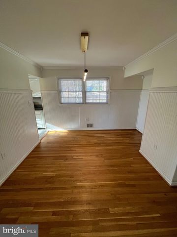 401 MOOREFIELD RD SW, Vienna, VA 22180