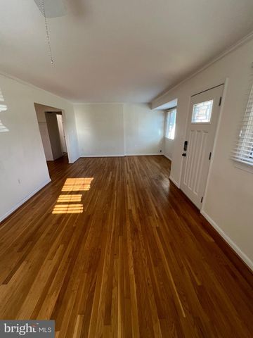 401 MOOREFIELD RD SW, Vienna, VA 22180