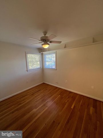 401 MOOREFIELD RD SW, Vienna, VA 22180