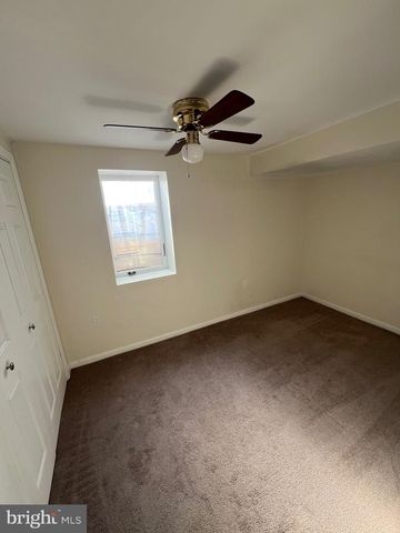 401 MOOREFIELD RD SW, Vienna, VA 22180