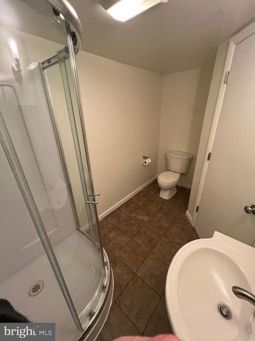 401 MOOREFIELD RD SW, Vienna, VA 22180