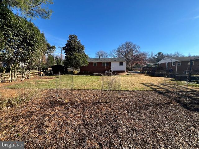 401 MOOREFIELD RD SW, Vienna, VA 22180