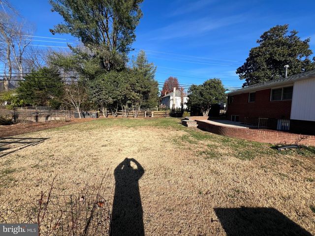 401 MOOREFIELD RD SW, Vienna, VA 22180