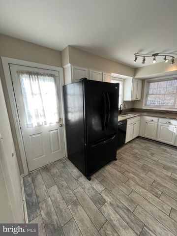 401 MOOREFIELD RD SW, Vienna, VA 22180