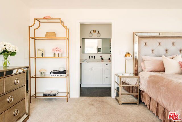 2331 S Cloverdale Avenue, Los Angeles, CA 90016