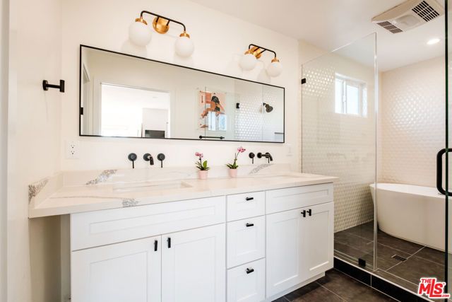 2331 S Cloverdale Avenue, Los Angeles, CA 90016