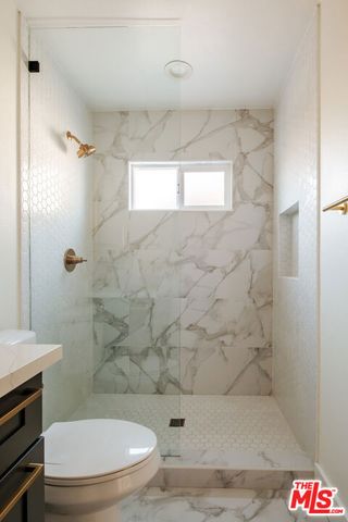 2331 S Cloverdale Avenue, Los Angeles, CA 90016