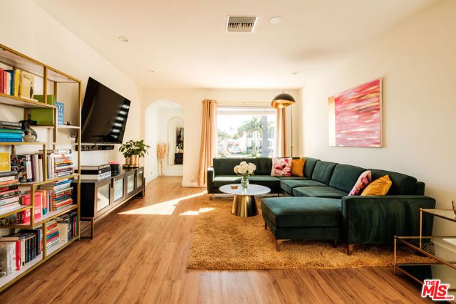 2331 S Cloverdale Avenue, Los Angeles, CA 90016