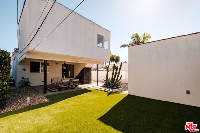 2331 S Cloverdale Avenue, Los Angeles, CA 90016