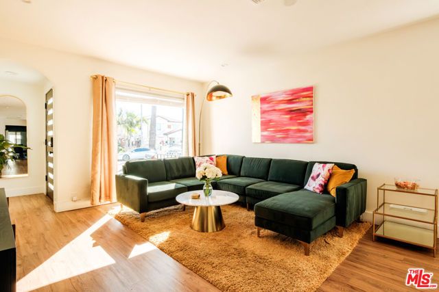 2331 S Cloverdale Avenue, Los Angeles, CA 90016