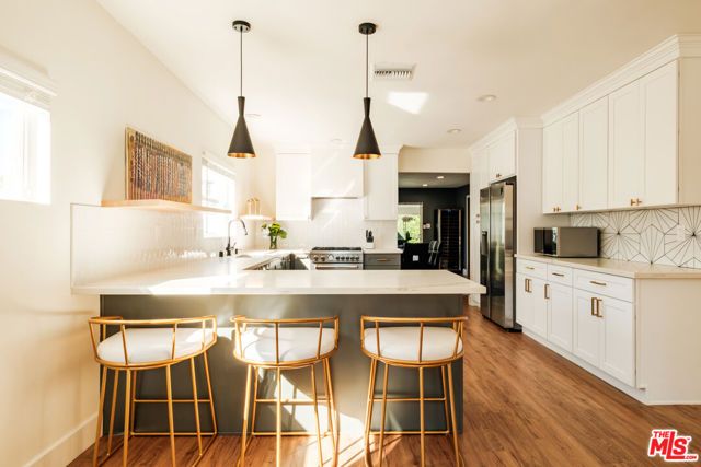 2331 S Cloverdale Avenue, Los Angeles, CA 90016