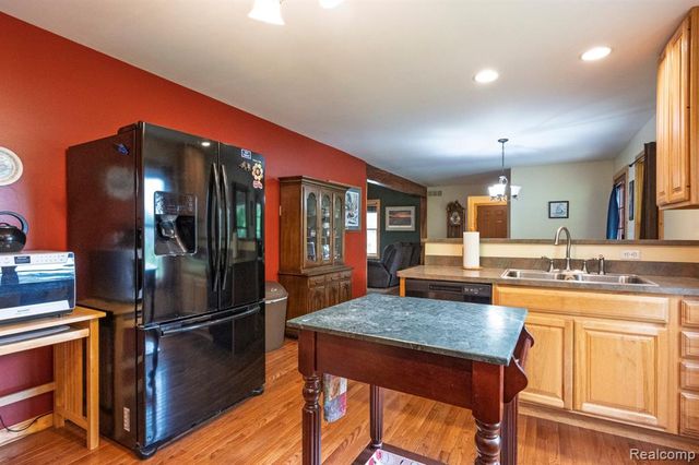 475 Dailey Court, Fowlerville, MI 48836