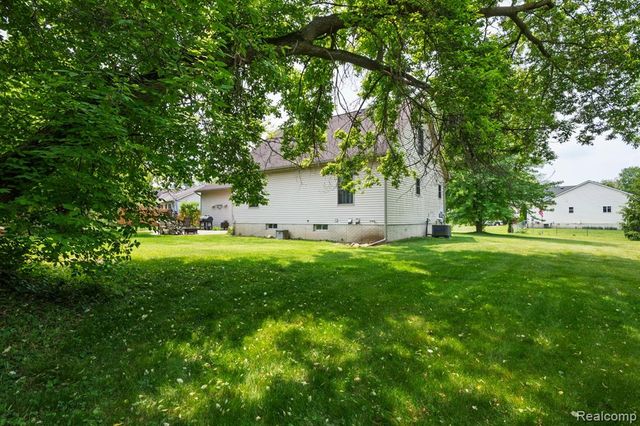 475 Dailey Court, Fowlerville, MI 48836