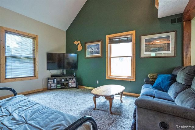 475 Dailey Court, Fowlerville, MI 48836