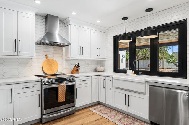 2021 S SAGUARO Circle, Mesa, AZ 85202