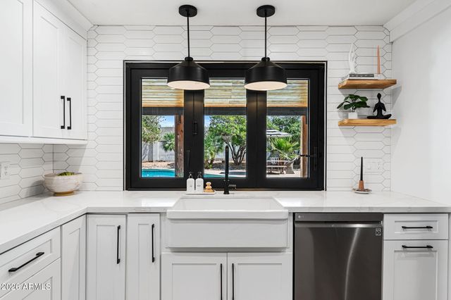 2021 S SAGUARO Circle, Mesa, AZ 85202