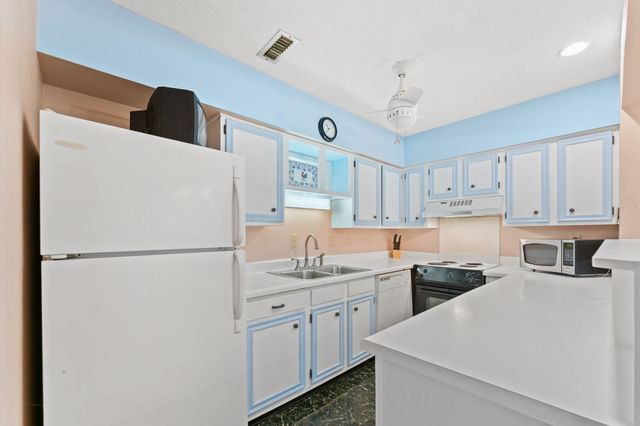 10301 N Kings Hwy Apt 15-6, Myrtle Beach, SC 29572