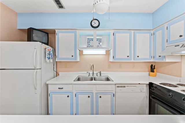 10301 N Kings Hwy Apt 15-6, Myrtle Beach, SC 29572