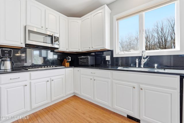 9 Sugar Loaf Hill, Millstone, NJ 08510