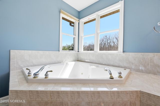 9 Sugar Loaf Hill, Millstone, NJ 08510