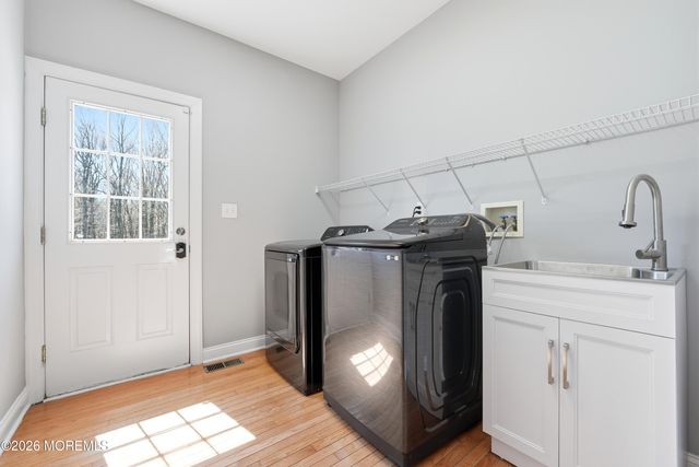 9 Sugar Loaf Hill, Millstone, NJ 08510