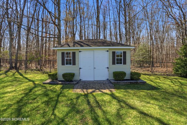 9 Sugar Loaf Hill, Millstone, NJ 08510