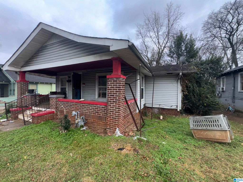 1721 MCMILLON AVENUE SW, Birmingham, AL 35211