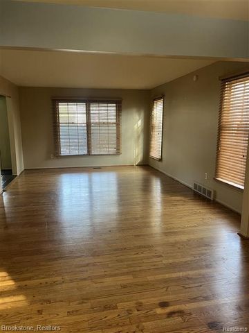 28917 Ramblewood Drive, Farmington, MI 48334