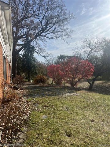 28917 Ramblewood Drive, Farmington, MI 48334