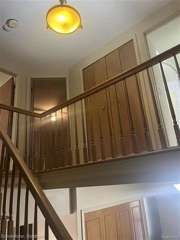 28917 Ramblewood Drive, Farmington, MI 48334