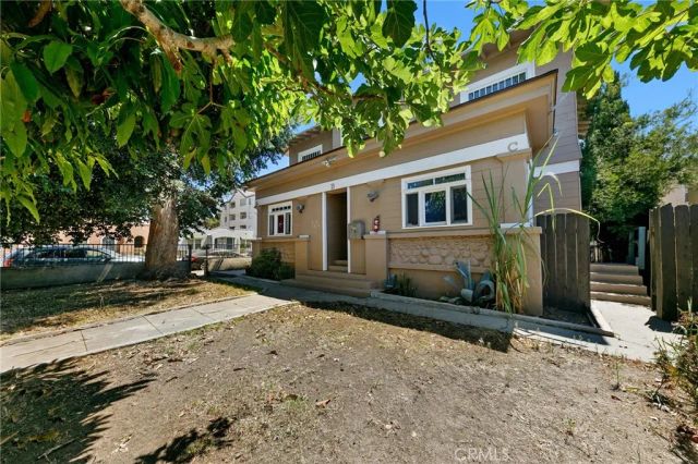 1636 N Stanton, Long Beach, CA 90804