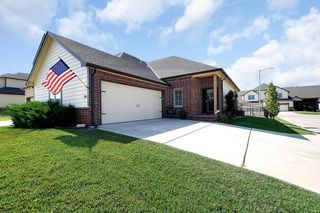 818 N McCloud Unit 305, Andover, KS 67002